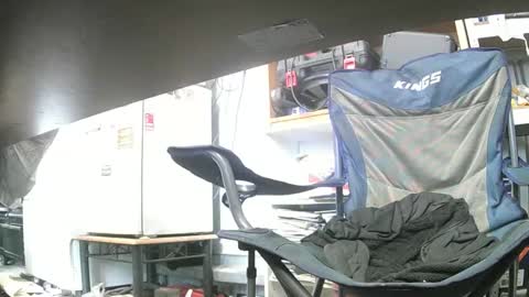 Snapshot of rover_ chatting on 4, 11, 2025 rover_ online show from 4, 11, 2025