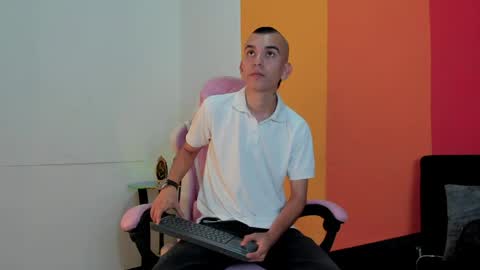 Snapshot of rowancley chatting on 13, 4, 2026 Rowan online show from 13, 4, 2026