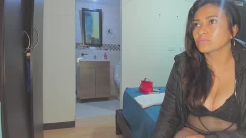 Snapshot of roxanasexy2025 chatting on 7, 3, 2025 roxanasexy2025 online show from 7, 3, 2025