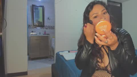 Snapshot of roxanasexy2025 chatting on 8, 3, 2025 roxanasexy2025 online show from 8, 3, 2025