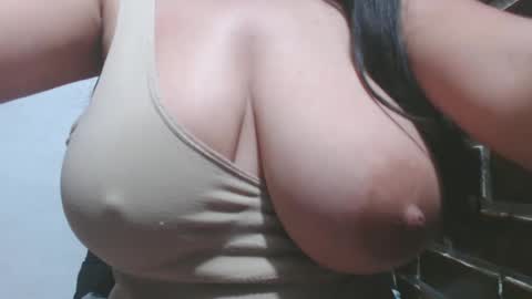 Snapshot of roxanbahottt chatting on 25, 2, 2025 roxxy online show from 25, 2, 2025