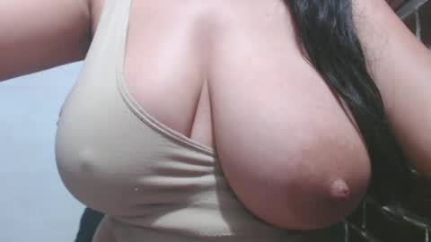 Snapshot of roxanbahottt chatting on 7, 3, 2025 roxxy online show from 7, 3, 2025