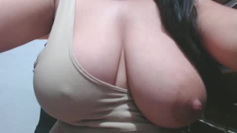 Snapshot of roxanbahottt chatting on 11, 3, 2025 roxxy online show from 11, 3, 2025