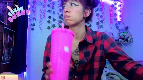 Snapshot of roxanbunny chatting on 27, 4, 2026 roxxy online show from 27, 4, 2026
