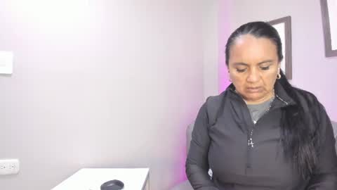  Roxanna  online show from 22, 6, 2026