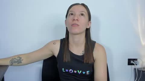 Snapshot of roxanne_jones1 chatting on 12, 6, 2026 roxanne online show from 12, 6, 2026