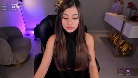 Snapshot of roxannehill_ chatting on 15, 2, 2025 Roxanne Hill online show from 15, 2, 2025