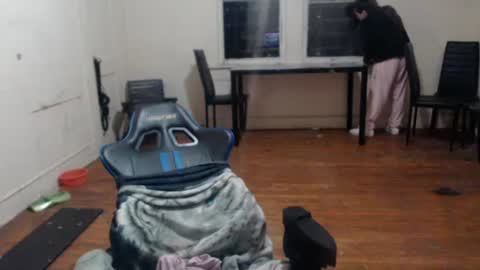 Snapshot of roxanneroulette chatting on 1, 2, 2025 Silver online show from 1, 2, 2025