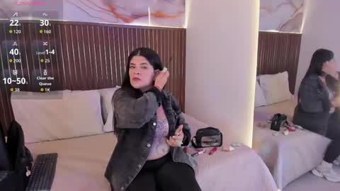 Snapshot of roxie_ns chatting on 30, 9, 2025 Roxie online show from 30, 9, 2025