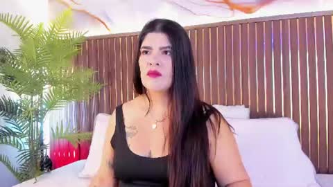 Snapshot of roxie_ns chatting on 10, 7, 2026 Roxie online show from 10, 7, 2026