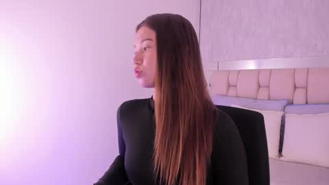 Roxie  online show from 24, 1, 2025