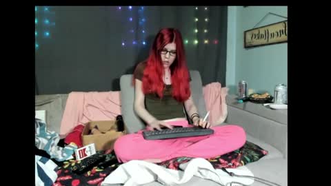 roxihazeleyes online show from 7, 2, 2025