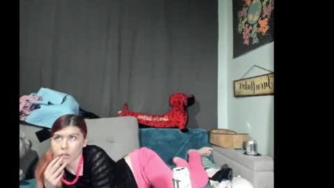 roxihazeleyes online show from 26, 9, 2025