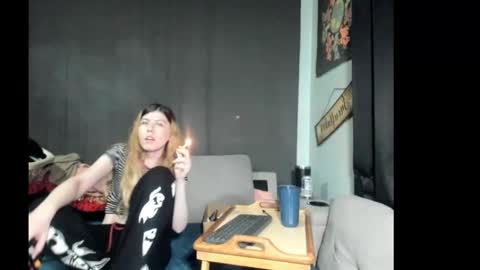 roxihazeleyes online show from 2, 3, 2026