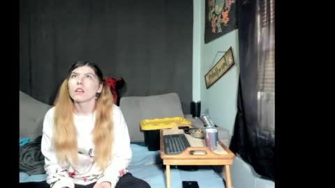 roxihazeleyes online show from 7, 4, 2026