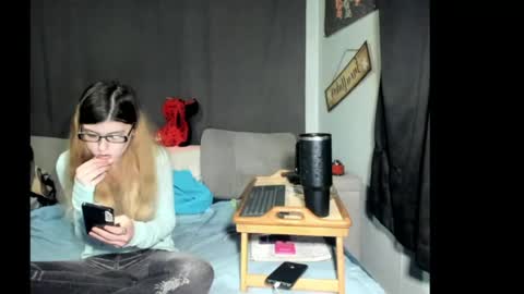 Snapshot of roxihazeleyes chatting on 21, 4, 2026 roxihazeleyes online show from 21, 4, 2026