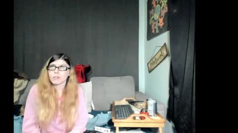 Snapshot of roxihazeleyes chatting on 22, 4, 2026 roxihazeleyes online show from 22, 4, 2026