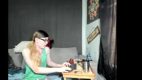 Snapshot of roxihazeleyes chatting on 25, 4, 2026 roxihazeleyes online show from 25, 4, 2026