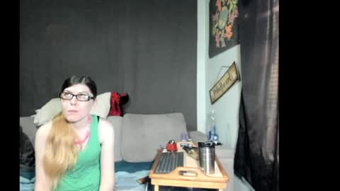Snapshot of roxihazeleyes chatting on 25, 4, 2026 roxihazeleyes online show from 25, 4, 2026