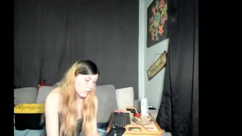 Snapshot of roxihazeleyes chatting on 5, 5, 2026 roxihazeleyes online show from 5, 5, 2026