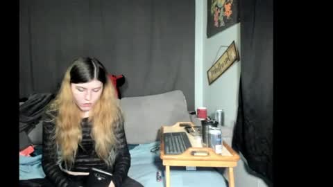 Snapshot of roxihazeleyes chatting on 8, 5, 2026 roxihazeleyes online show from 8, 5, 2026