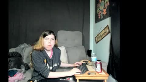 Snapshot of roxihazeleyes chatting on 23, 5, 2026 roxihazeleyes online show from 23, 5, 2026