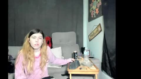 Snapshot of roxihazeleyes chatting on 25, 5, 2026 roxihazeleyes online show from 25, 5, 2026