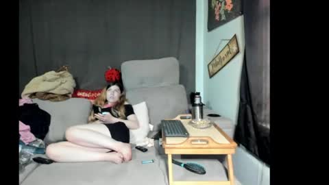 Snapshot of roxihazeleyes chatting on 26, 5, 2026 roxihazeleyes online show from 26, 5, 2026