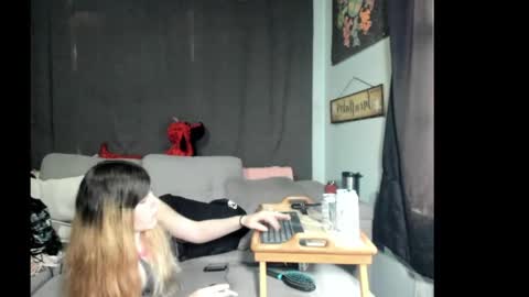 Snapshot of roxihazeleyes chatting on 3, 6, 2026 roxihazeleyes online show from 3, 6, 2026