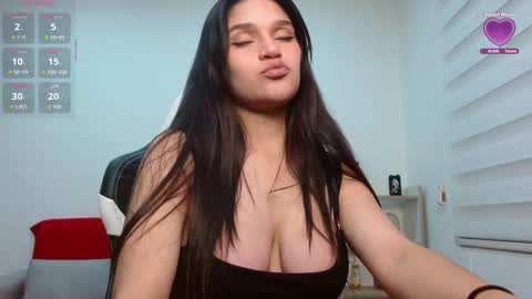 Snapshot of roxxi_2110 chatting on 14, 9, 2025 roxxi_2110 online show from 14, 9, 2025