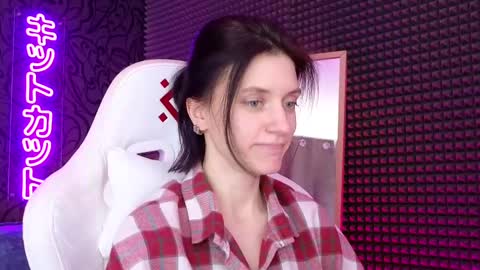 roxy_riot_ online show from 2, 3, 2025