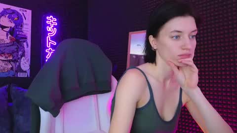 roxy_riot_ online show from 7, 3, 2025