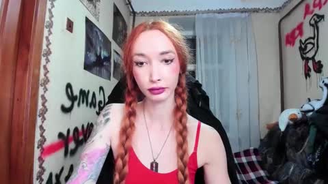 Snapshot of roxy_silver chatting on 8, 9, 2025 Roxy online show from 8, 9, 2025