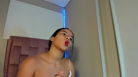 Snapshot of roxy_stone1 chatting on 15, 5, 2026 roxy_stone1 online show from 15, 5, 2026