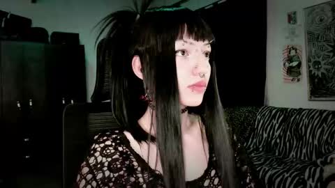 Roxy Independient model Help me to reach 50 thumbs up online show from 28, 2, 2026