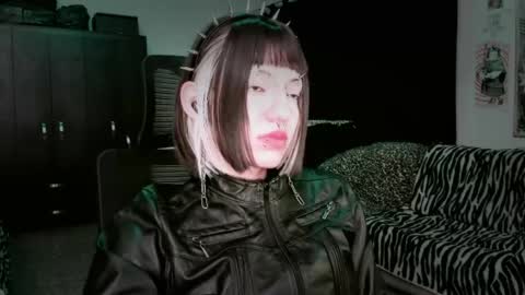 Snapshot of roxy_toxic chatting on 29, 4, 2026 Roxy Independient model Help me to reach 50 thumbs up online show from 29, 4, 2026
