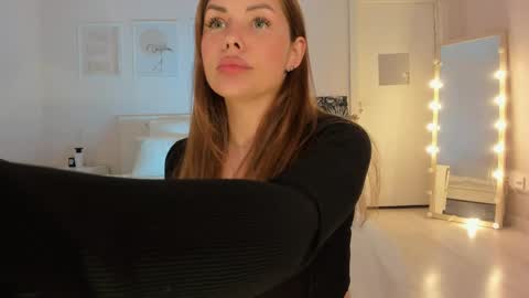 Snapshot of roxy_wet chatting on 29, 4, 2026 Roxy follow me online show from 29, 4, 2026