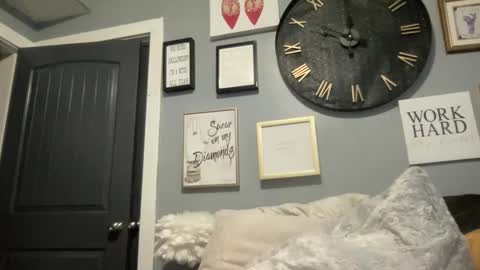 Snapshot of royalblonde chatting on 30, 12, 2024 royalblonde online show from 30, 12, 2024