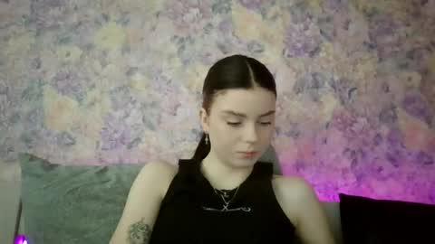 Snapshot of royalvelour chatting on 4, 6, 2026 royalvelour online show from 4, 6, 2026