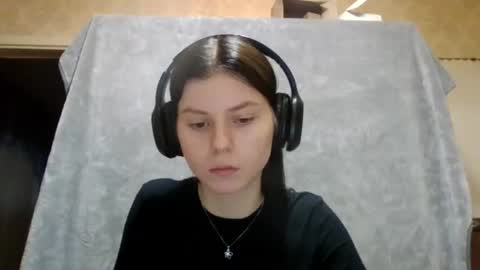 Snapshot of royalvelour chatting on 17, 6, 2026 royalvelour online show from 17, 6, 2026