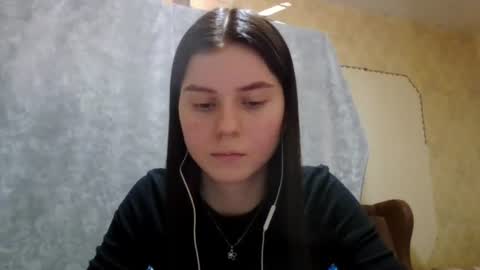Snapshot of royalvelour chatting on 18, 6, 2026 royalvelour online show from 18, 6, 2026