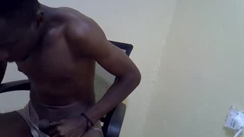 Snapshot of roystonne3 chatting on 14, 9, 2025 roystonne3 online show from 14, 9, 2025