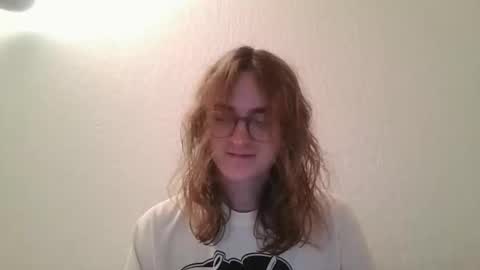 Snapshot of rozequartzz chatting on 17, 12, 2025 Rose online show from 17, 12, 2025