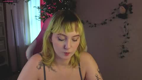 Snapshot of roziett_belle chatting on 20, 4, 2026 Roziett online show from 20, 4, 2026