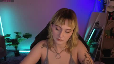 Snapshot of roziett_belle chatting on 25, 4, 2026 Roziett online show from 25, 4, 2026