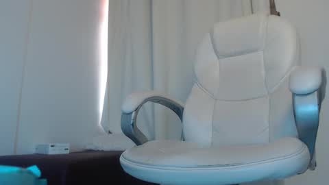 Snapshot of rubi_halliwey chatting on 12, 10, 2025 Rubi online show from 12, 10, 2025