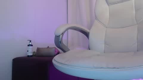 Snapshot of rubi_halliwey chatting on 9, 11, 2025 Rubi online show from 9, 11, 2025