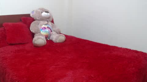 Ruby    Independent model help me reach 50 thumbs up online show from 11, 9, 2025