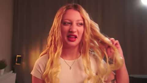 Mila online show from 13, 10, 2025