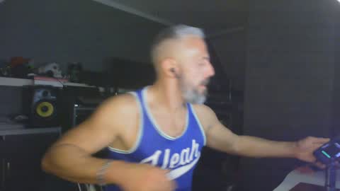 Chico que rico Caliente online show from 29, 12, 2024